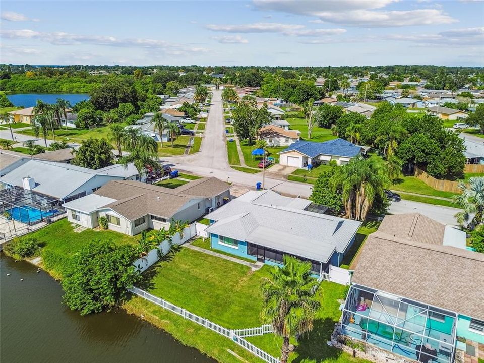 For Sale: $375,000 (2 beds, 2 baths, 1126 Square Feet)