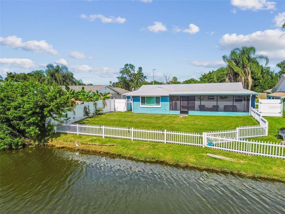 For Sale: $375,000 (2 beds, 2 baths, 1126 Square Feet)