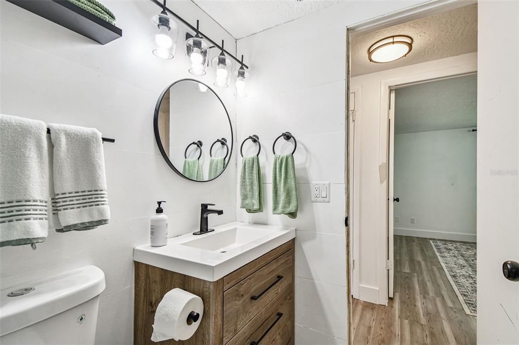 For Sale: $375,000 (2 beds, 2 baths, 1126 Square Feet)