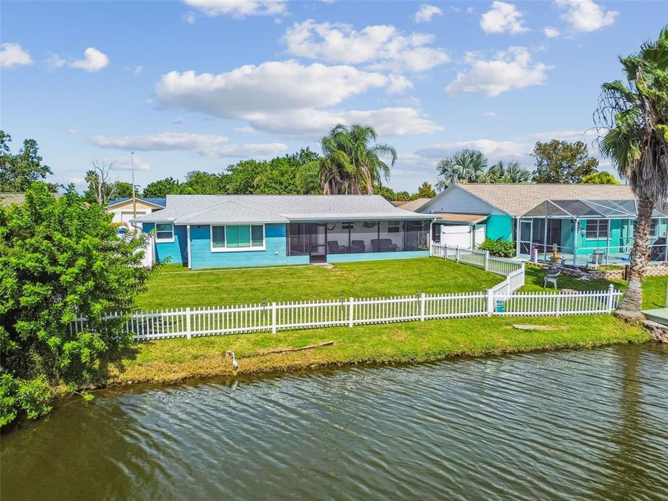 For Sale: $375,000 (2 beds, 2 baths, 1126 Square Feet)