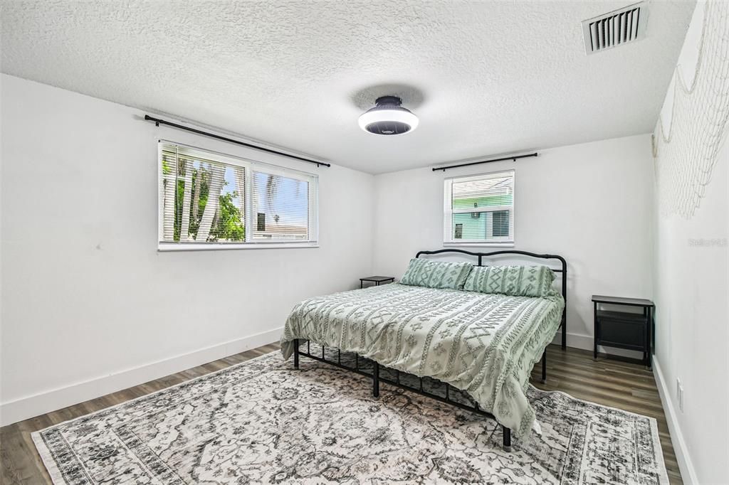 For Sale: $375,000 (2 beds, 2 baths, 1126 Square Feet)