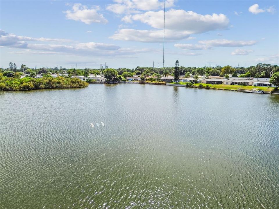 For Sale: $375,000 (2 beds, 2 baths, 1126 Square Feet)