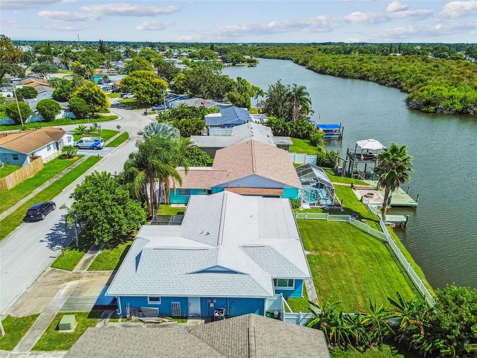 For Sale: $375,000 (2 beds, 2 baths, 1126 Square Feet)