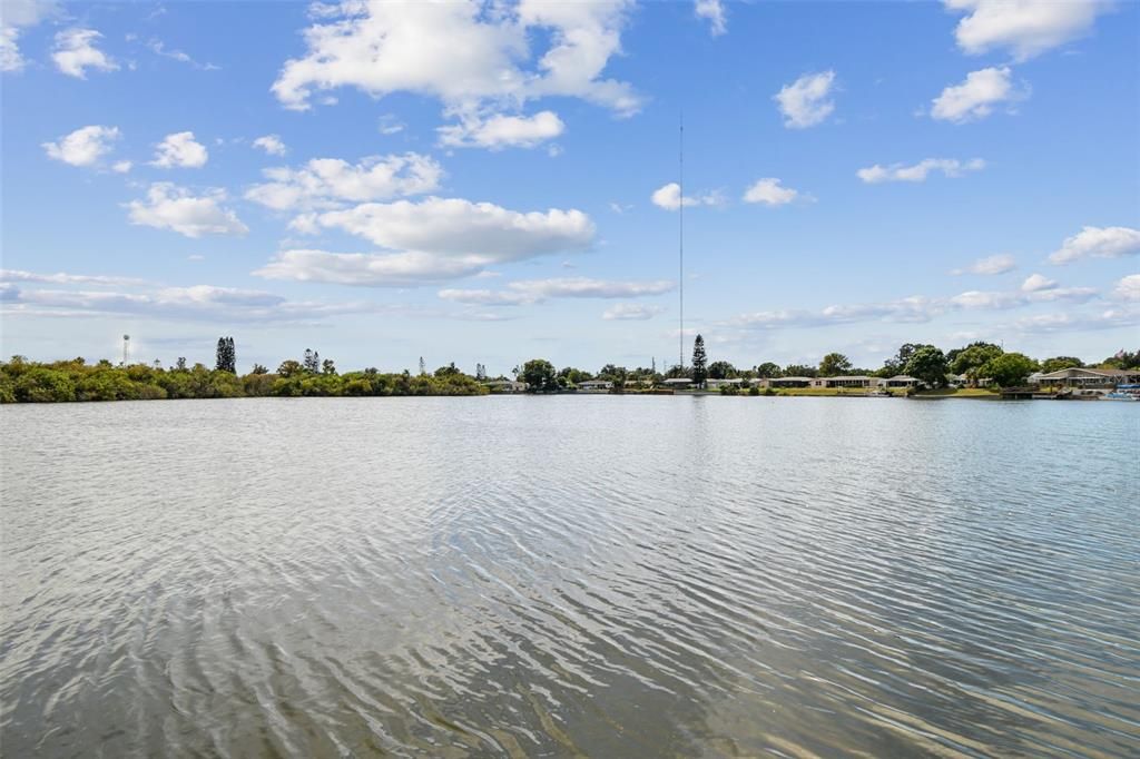 For Sale: $375,000 (2 beds, 2 baths, 1126 Square Feet)