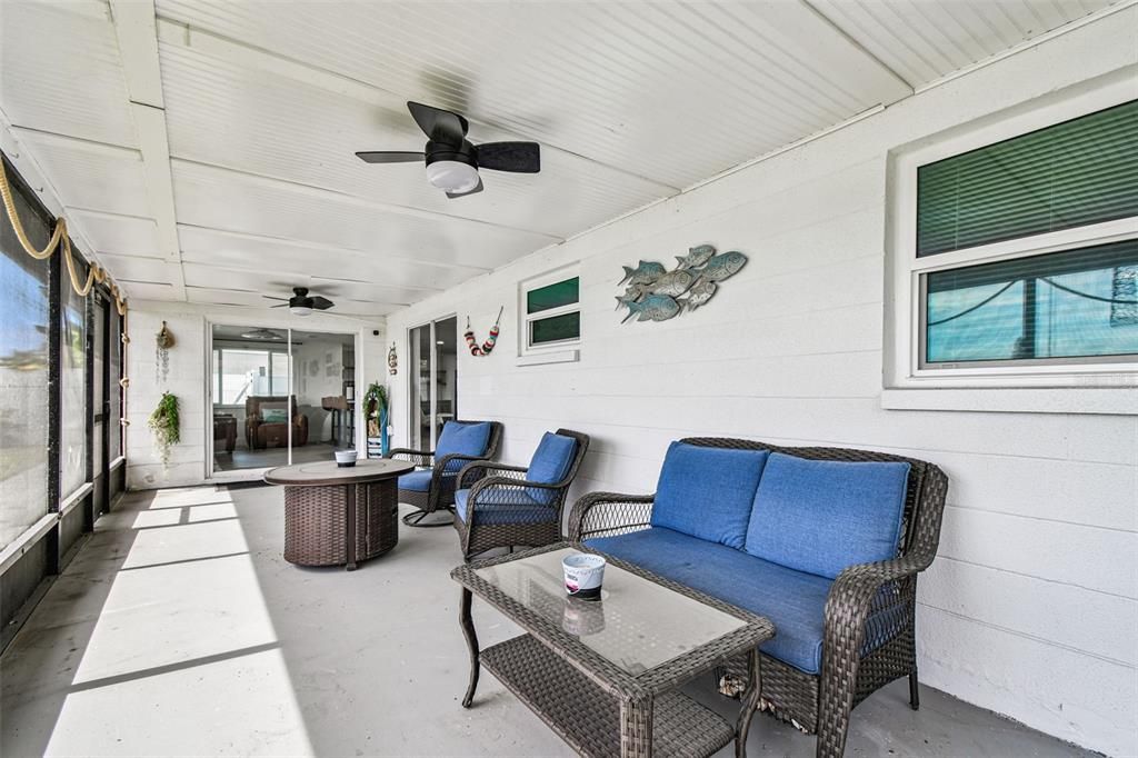 For Sale: $375,000 (2 beds, 2 baths, 1126 Square Feet)