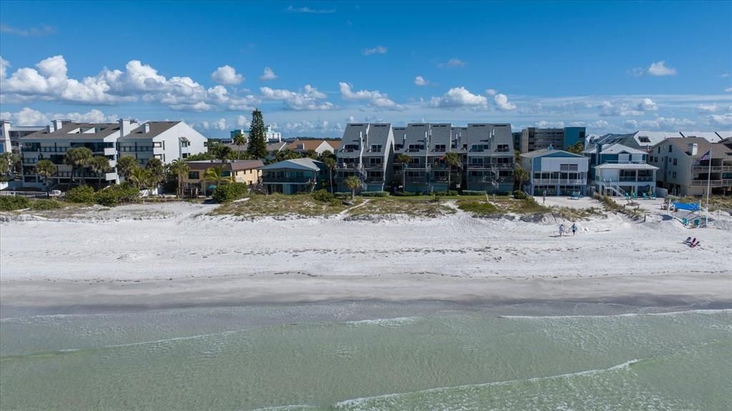 合同活跃: $999,000 (2 贝兹, 2 浴室, 1186 平方英尺)