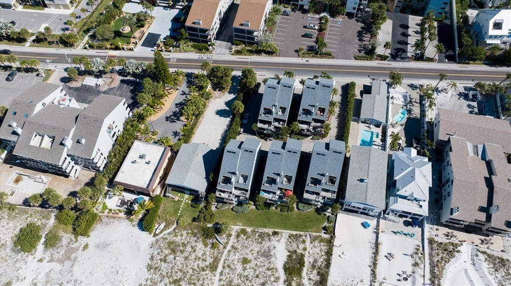 合同活跃: $999,000 (2 贝兹, 2 浴室, 1186 平方英尺)