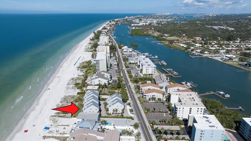 合同活跃: $999,000 (2 贝兹, 2 浴室, 1186 平方英尺)