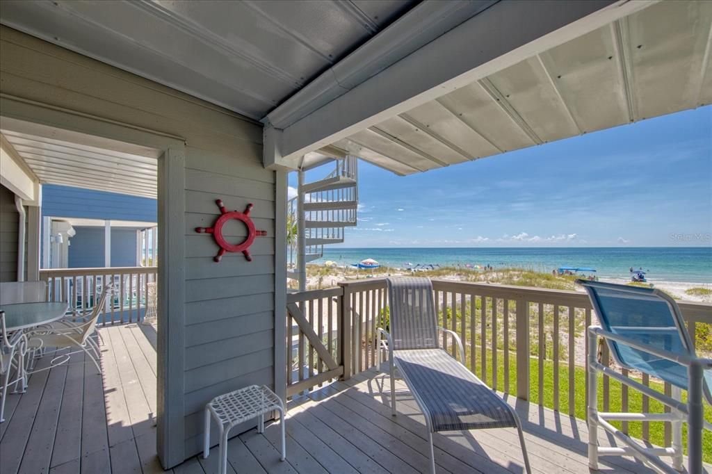 合同活跃: $999,000 (2 贝兹, 2 浴室, 1186 平方英尺)