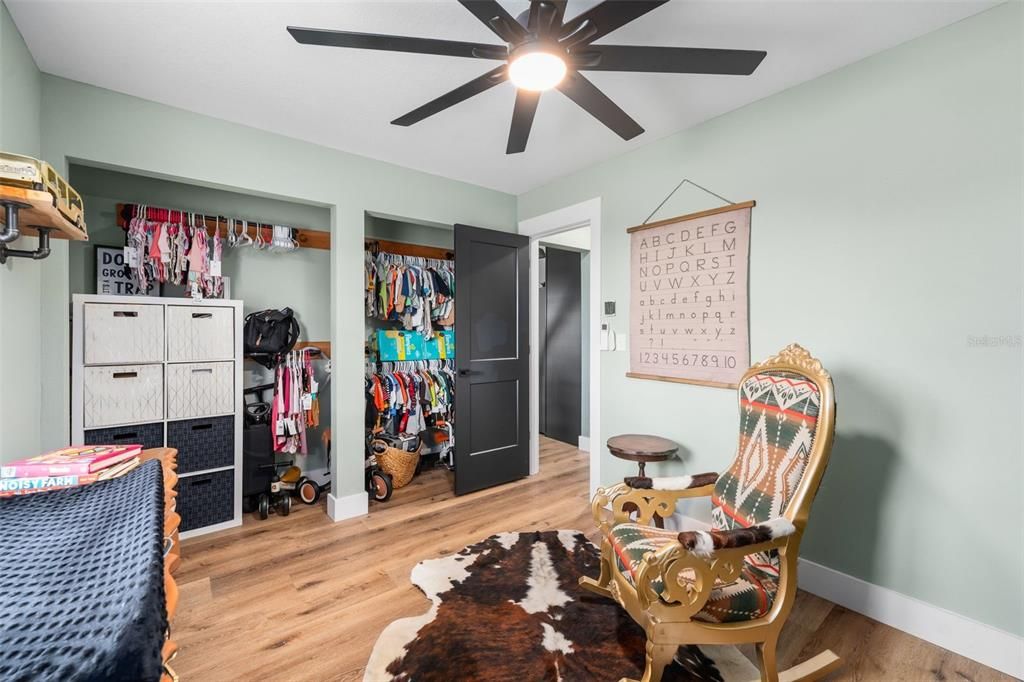 For Sale: $1,095,000 (3 beds, 2 baths, 2200 Square Feet)