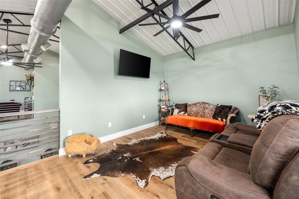 For Sale: $1,095,000 (3 beds, 2 baths, 2200 Square Feet)