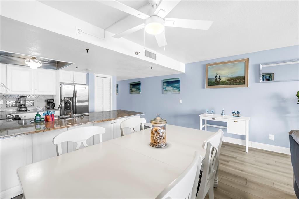 For Sale: $599,000 (1 beds, 1 baths, 865 Square Feet)