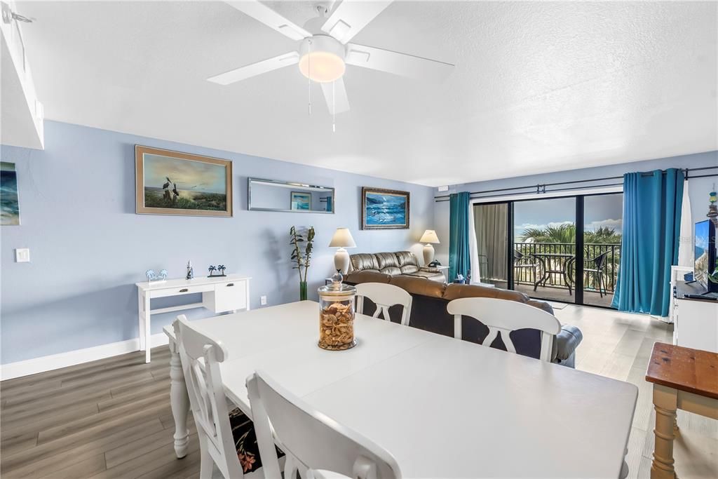 For Sale: $599,000 (1 beds, 1 baths, 865 Square Feet)