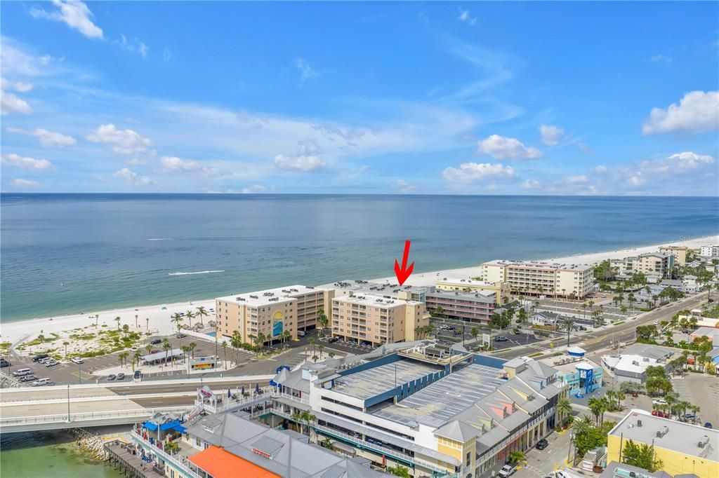 For Sale: $599,000 (1 beds, 1 baths, 865 Square Feet)