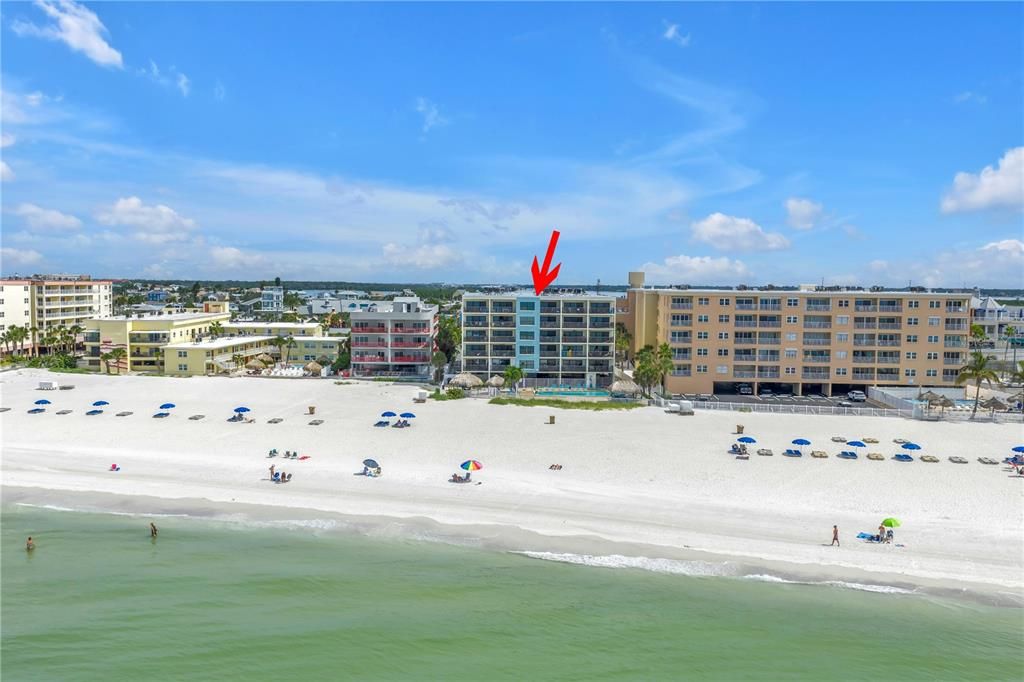 For Sale: $599,000 (1 beds, 1 baths, 865 Square Feet)