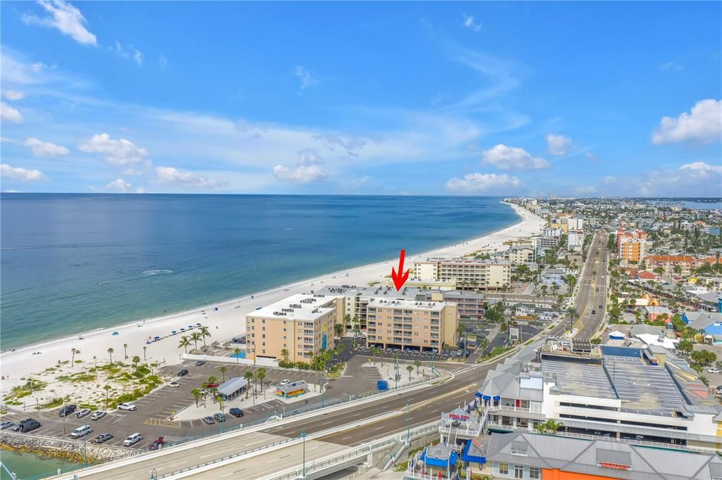 For Sale: $599,000 (1 beds, 1 baths, 865 Square Feet)