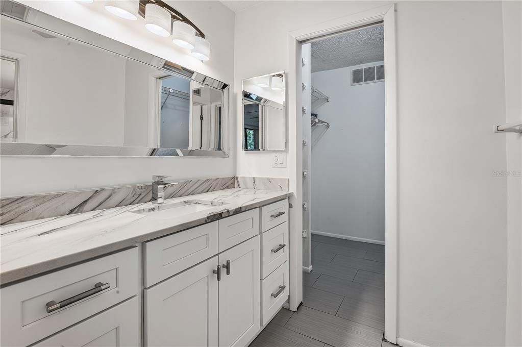 Под контрактом: $194,900 (2 спален, 2 ванн, 955 Квадратных фут)