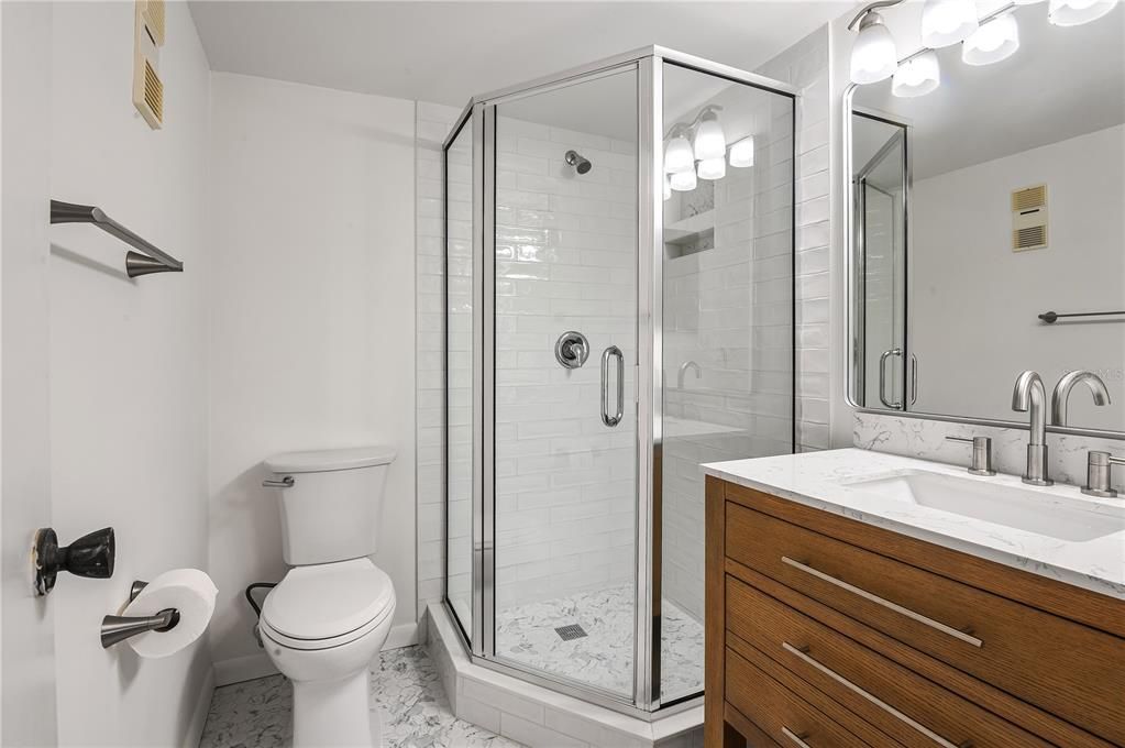 Под контрактом: $194,900 (2 спален, 2 ванн, 955 Квадратных фут)