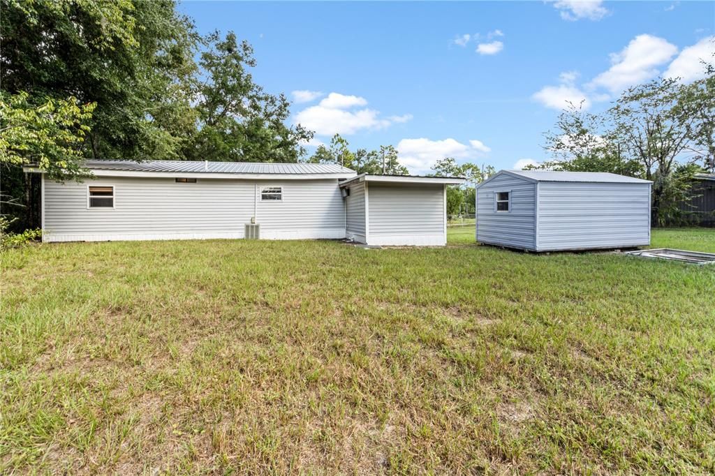 На продажу: $159,900 (2 спален, 1 ванн, 912 Квадратных фут)