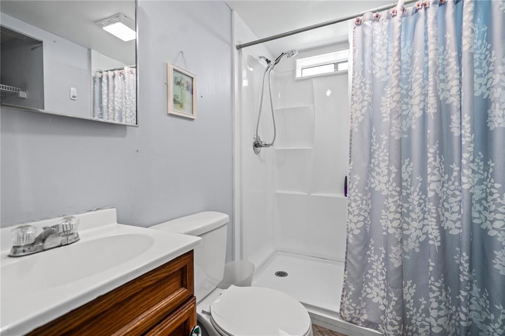 На продажу: $159,900 (2 спален, 1 ванн, 912 Квадратных фут)