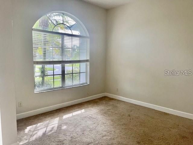 合同活跃: $3,500 (4 贝兹, 3 浴室, 2415 平方英尺)