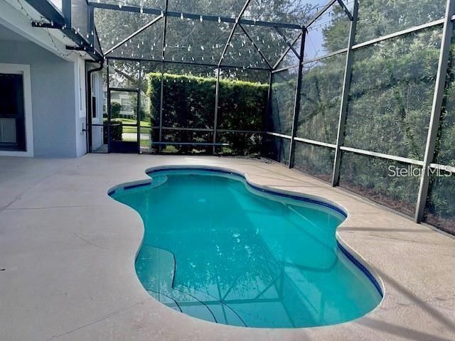 合同活跃: $3,500 (4 贝兹, 3 浴室, 2415 平方英尺)