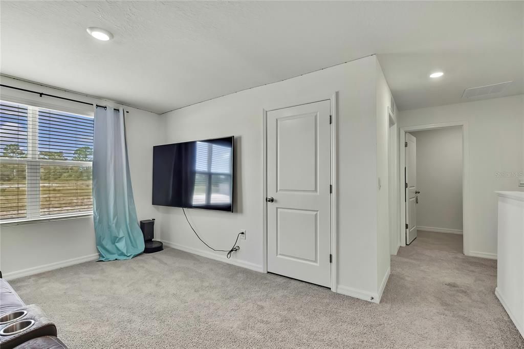 Active With Contract: $365,000 (5 beds, 3 baths, 2605 Square Feet)