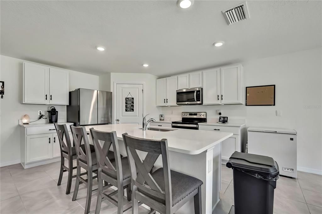 Active With Contract: $365,000 (5 beds, 3 baths, 2605 Square Feet)