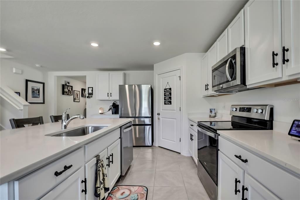 Active With Contract: $365,000 (5 beds, 3 baths, 2605 Square Feet)