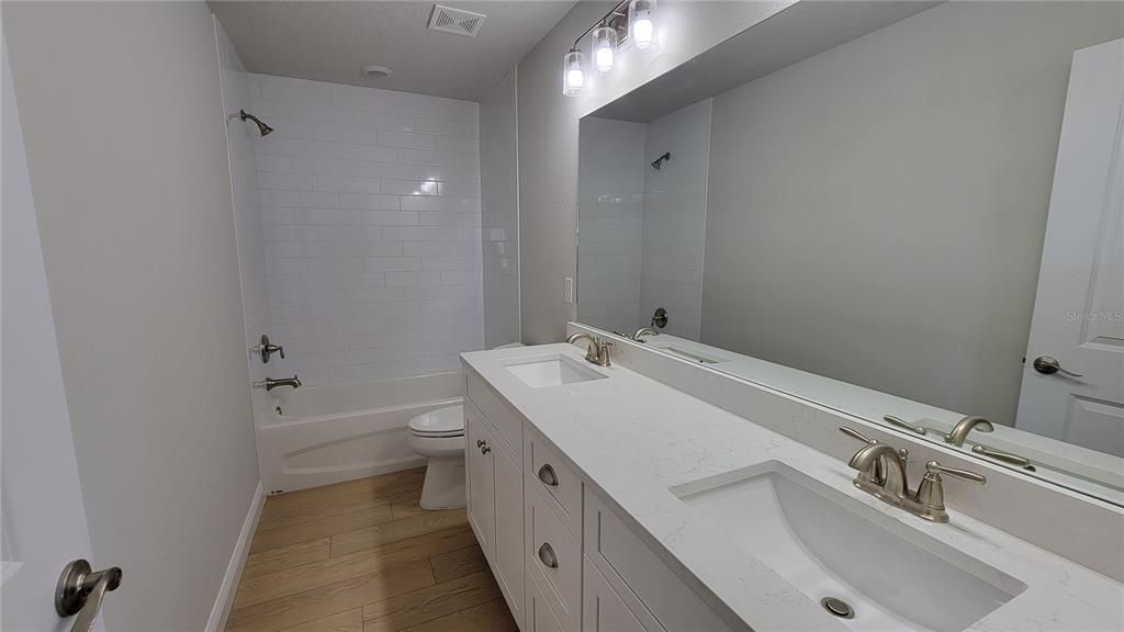 For Sale: $414,900 (3 beds, 2 baths, 1916 Square Feet)