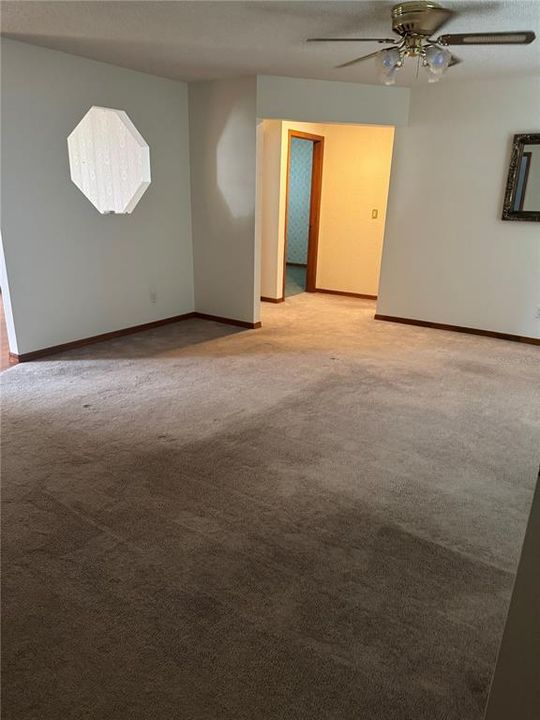 Activo con contrato: $239,000 (3 camas, 2 baños, 1232 Pies cuadrados)