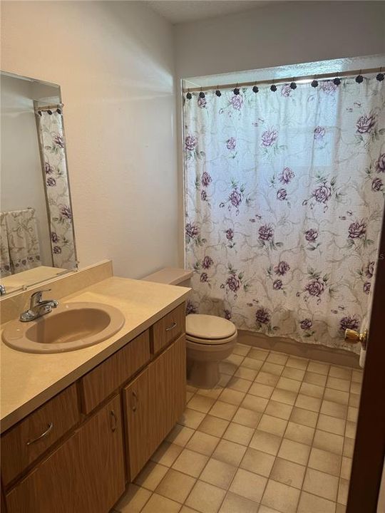 Activo con contrato: $239,000 (3 camas, 2 baños, 1232 Pies cuadrados)