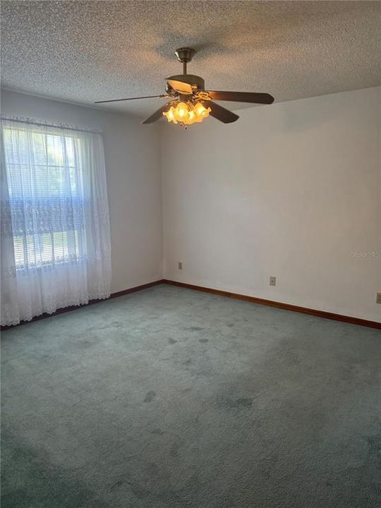 Activo con contrato: $239,000 (3 camas, 2 baños, 1232 Pies cuadrados)