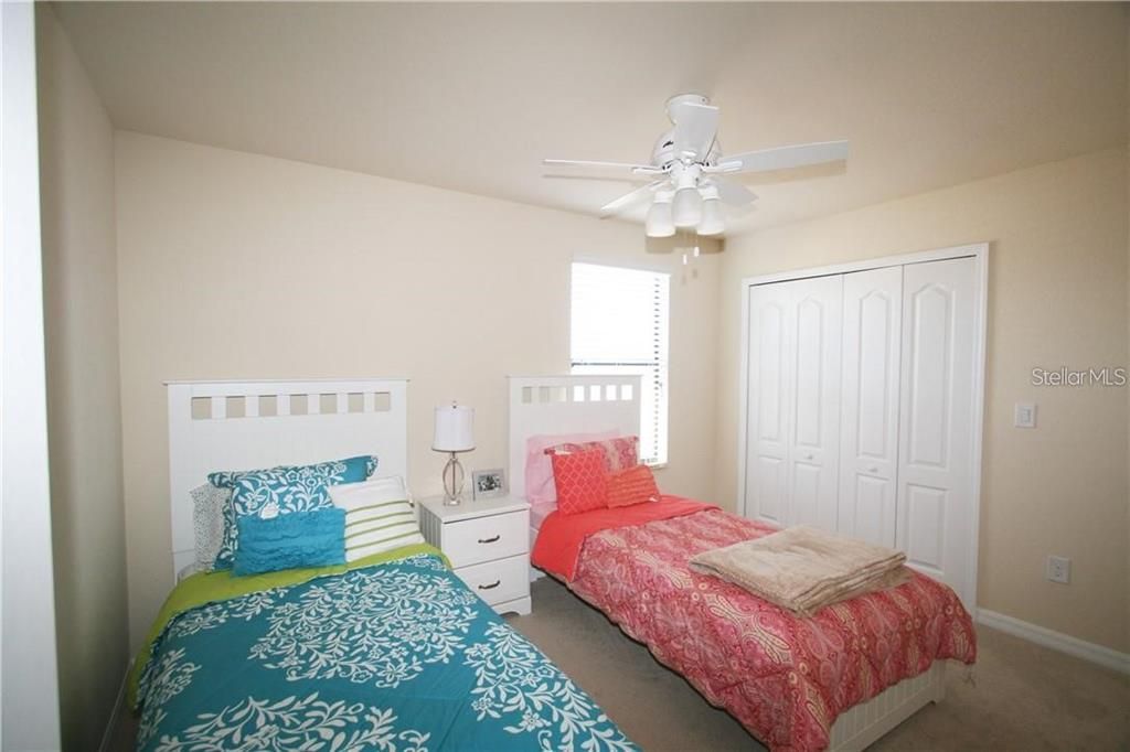 出租: $3,250 (5 贝兹, 3 浴室, 3285 平方英尺)