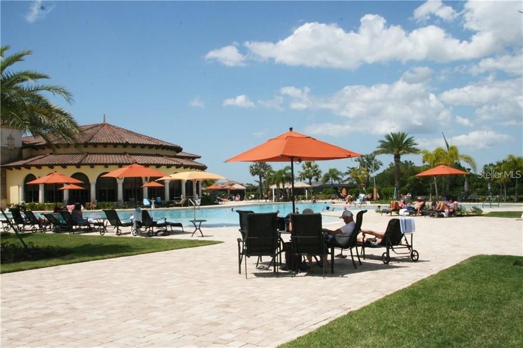 出租: $3,250 (5 贝兹, 3 浴室, 3285 平方英尺)