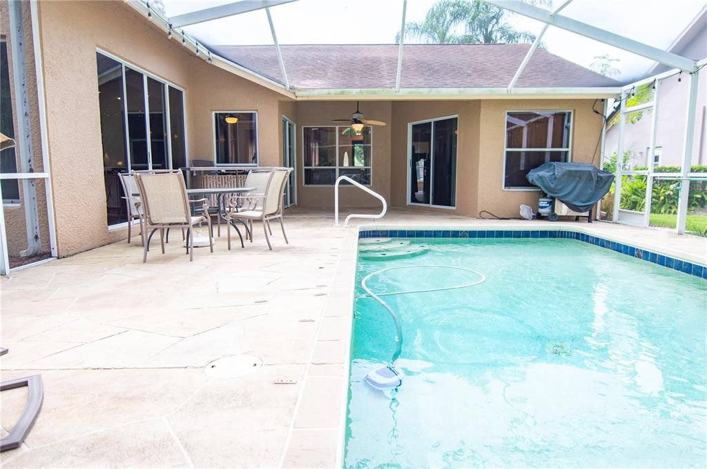 Activo con contrato: $509,900 (3 camas, 2 baños, 1852 Pies cuadrados)