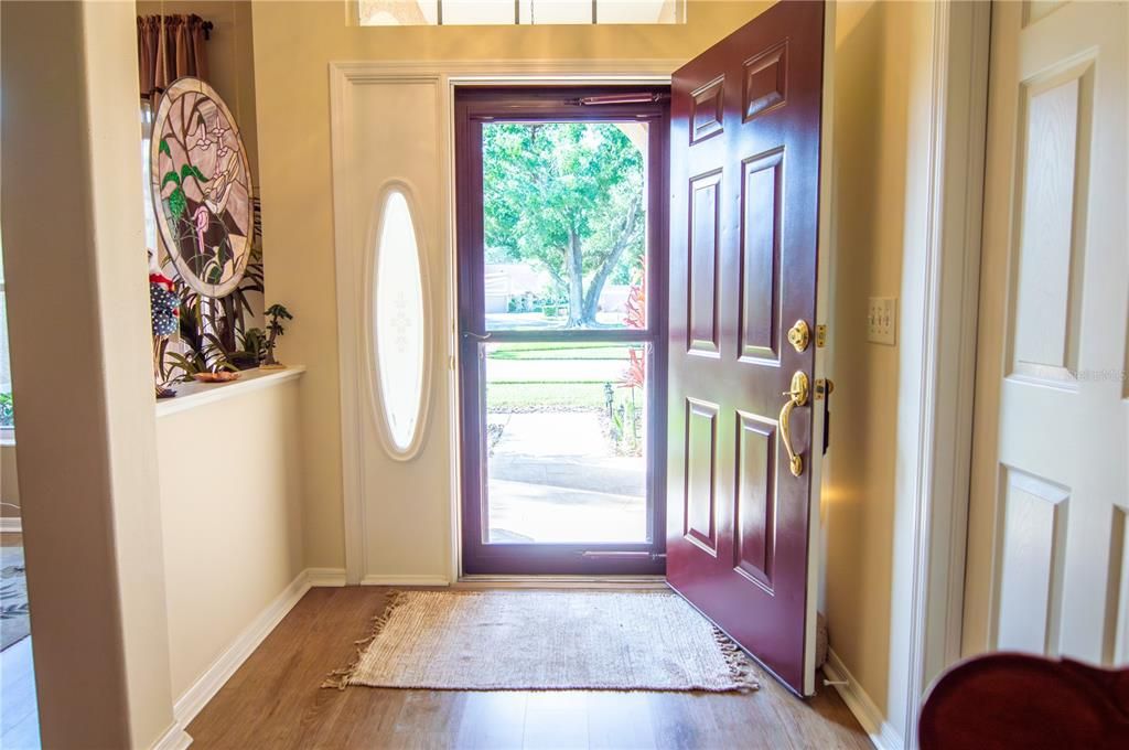 Activo con contrato: $509,900 (3 camas, 2 baños, 1852 Pies cuadrados)