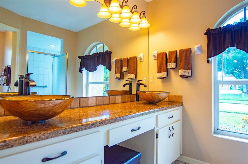 Activo con contrato: $509,900 (3 camas, 2 baños, 1852 Pies cuadrados)