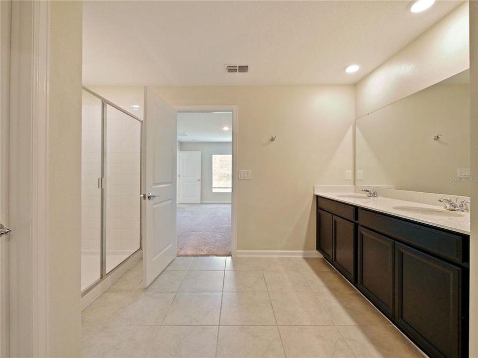 В аренду: $2,400 (3 спален, 2 ванн, 1922 Квадратных фут)