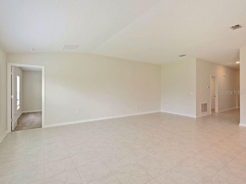 В аренду: $2,400 (3 спален, 2 ванн, 1922 Квадратных фут)