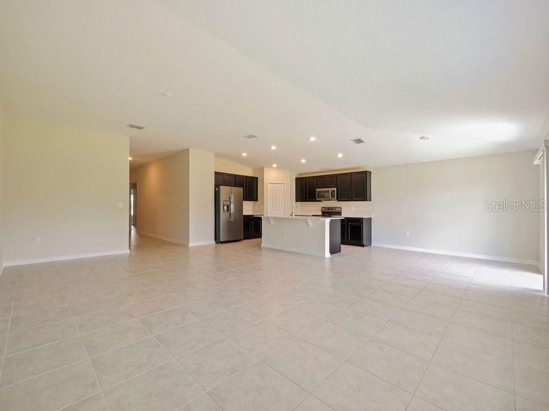 В аренду: $2,400 (3 спален, 2 ванн, 1922 Квадратных фут)