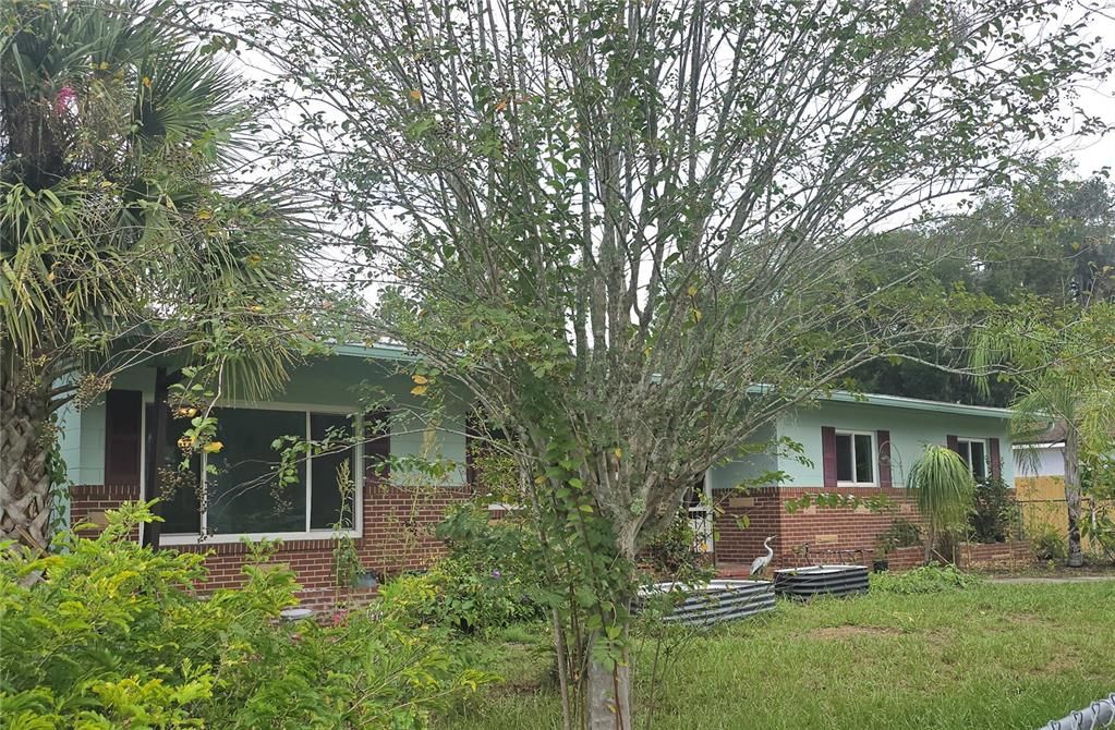 Active With Contract: $245,000 (3 beds, 2 baths, 1476 Square Feet)