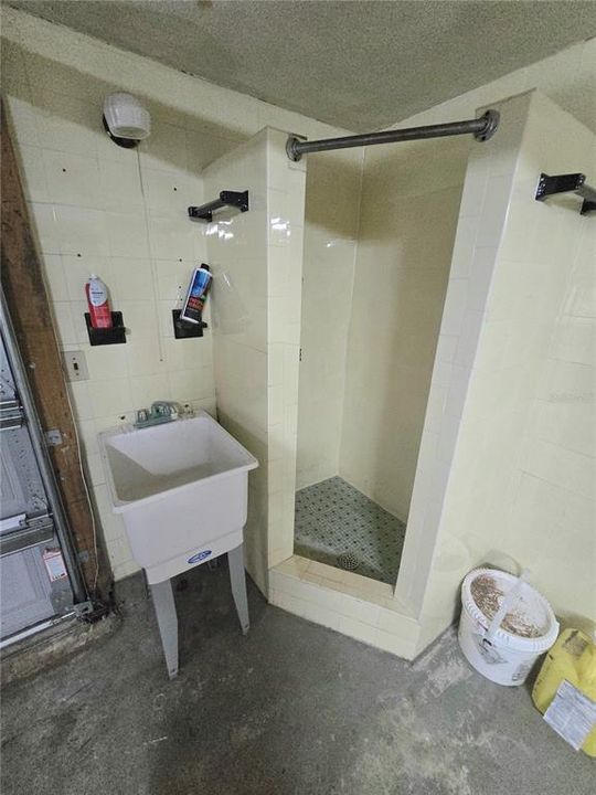 Active With Contract: $245,000 (3 beds, 2 baths, 1476 Square Feet)