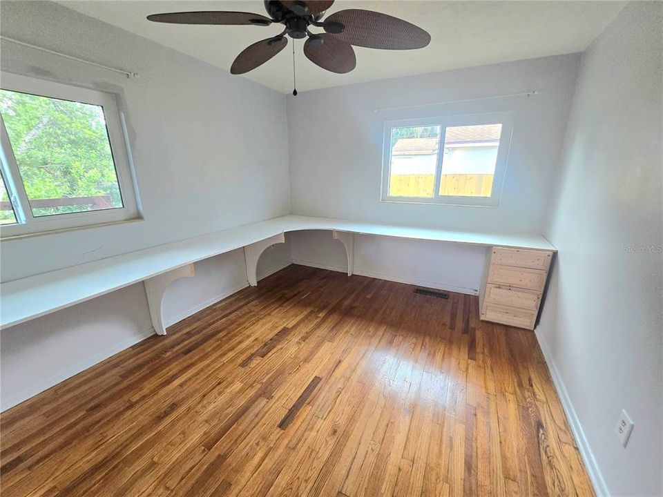 Active With Contract: $245,000 (3 beds, 2 baths, 1476 Square Feet)