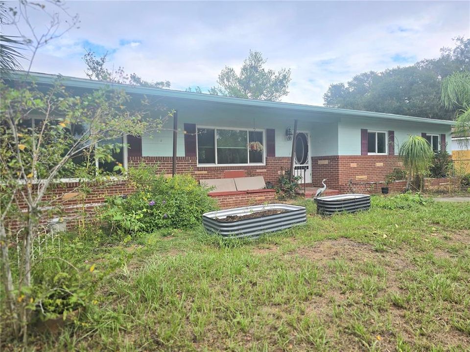 Active With Contract: $245,000 (3 beds, 2 baths, 1476 Square Feet)