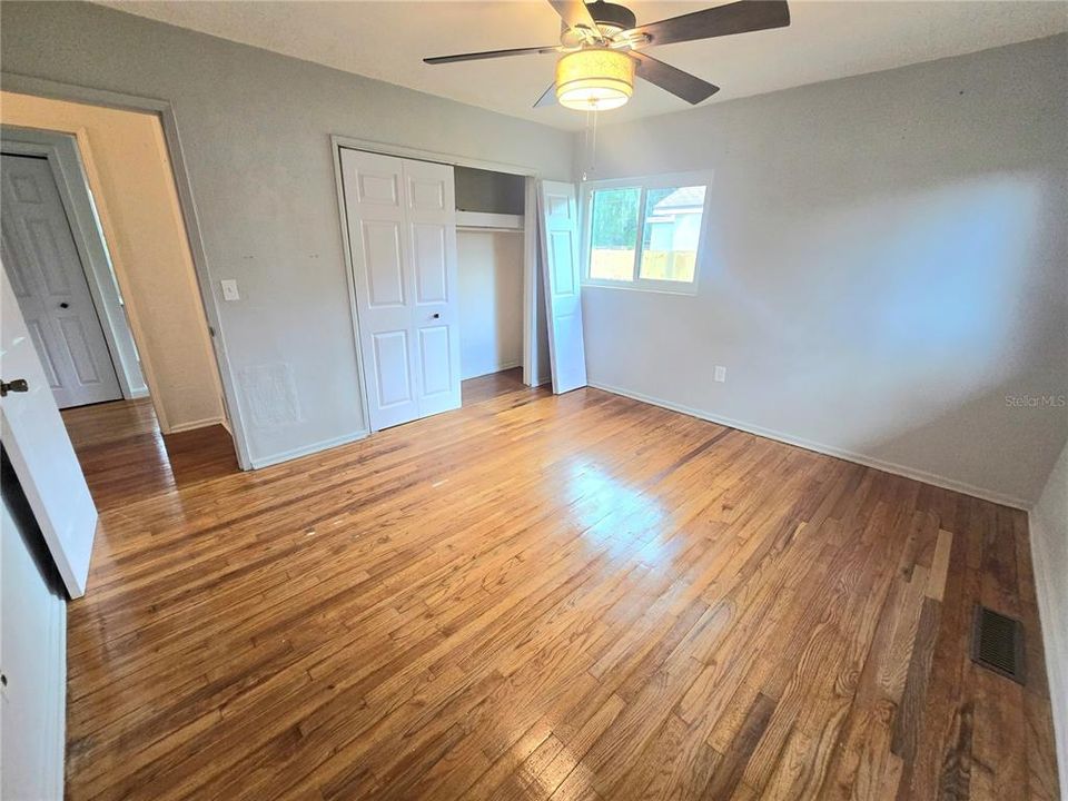 Active With Contract: $245,000 (3 beds, 2 baths, 1476 Square Feet)