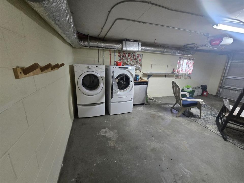 Active With Contract: $245,000 (3 beds, 2 baths, 1476 Square Feet)