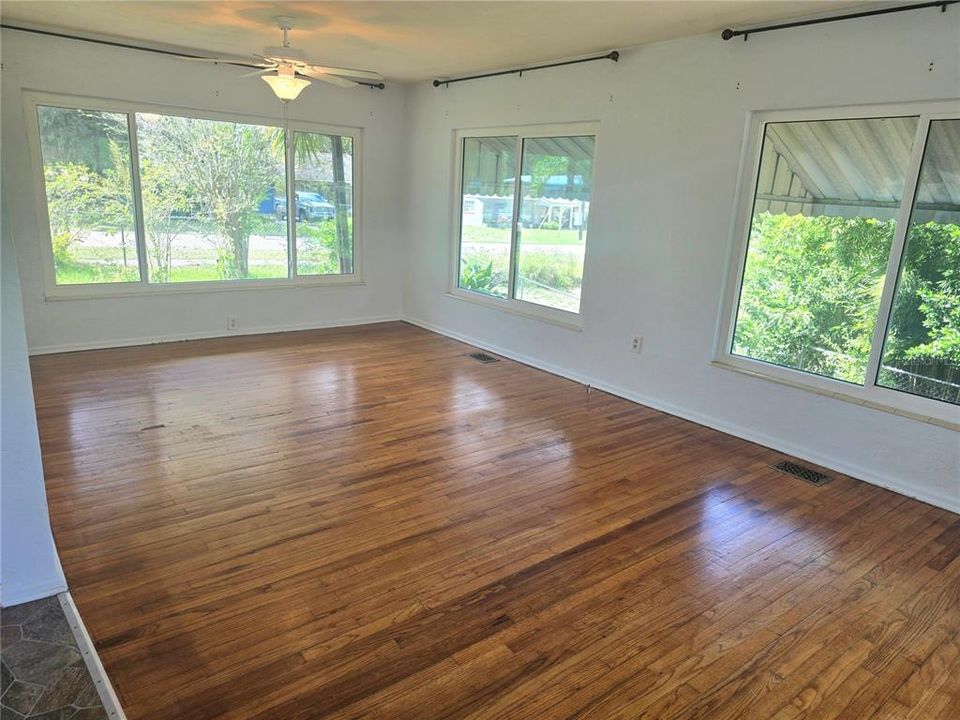 Active With Contract: $245,000 (3 beds, 2 baths, 1476 Square Feet)