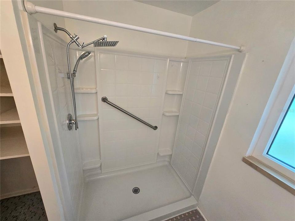 Active With Contract: $245,000 (3 beds, 2 baths, 1476 Square Feet)