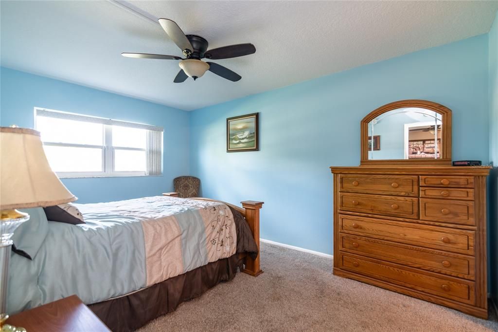 For Sale: $119,000 (2 beds, 2 baths, 1174 Square Feet)